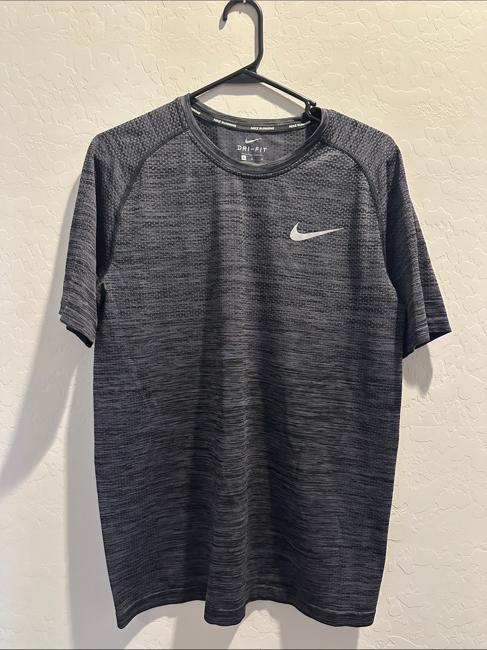 Nike Women’s Dri-FIT Short Sleeve Training Shirt - Dark Gray size L